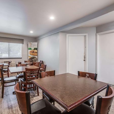 Quality Inn Atlanta Airport-Central College Park Bagian luar foto