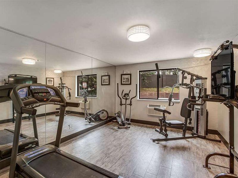 Quality Inn Atlanta Airport-Central College Park Bagian luar foto