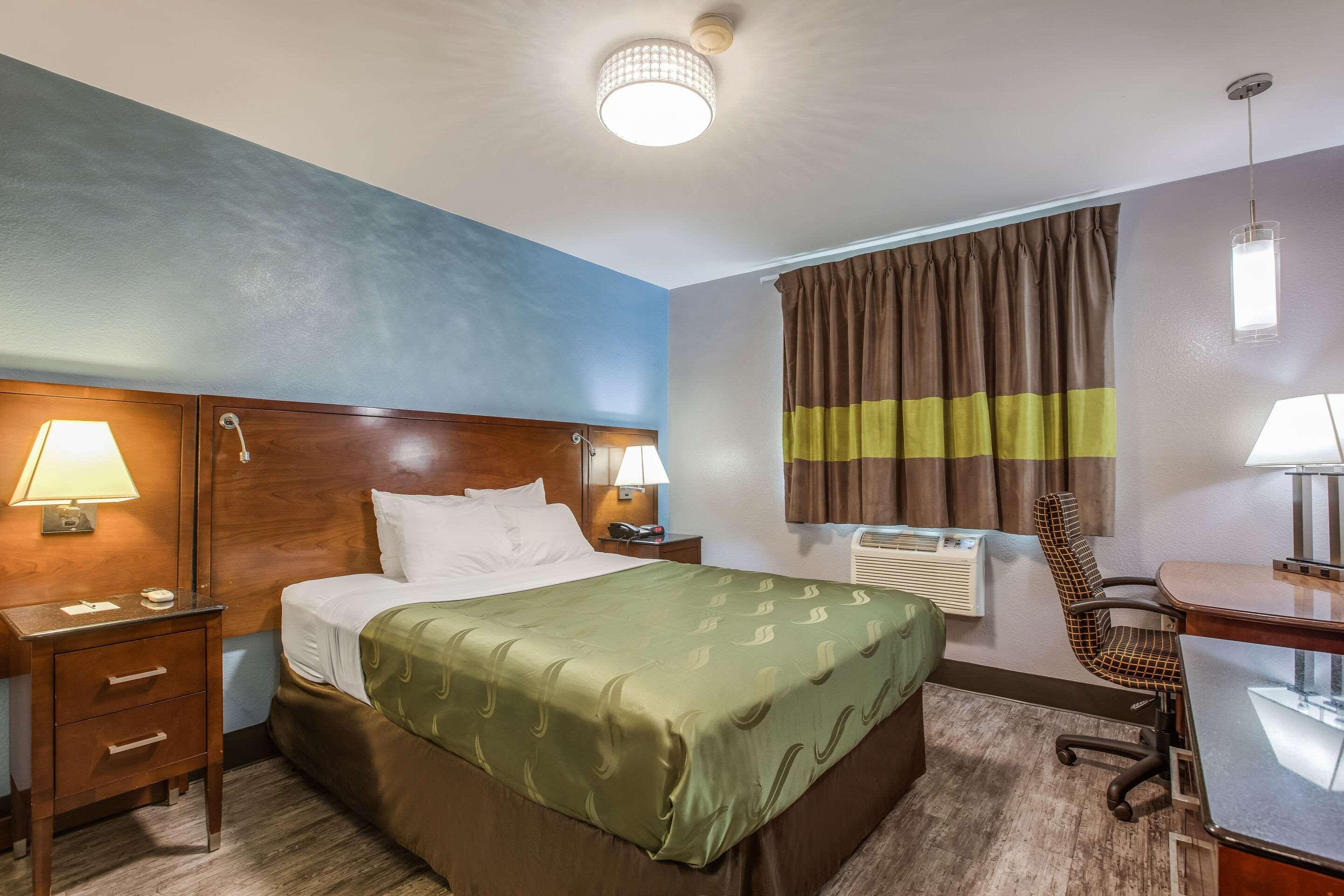 Quality Inn Atlanta Airport-Central College Park Bagian luar foto