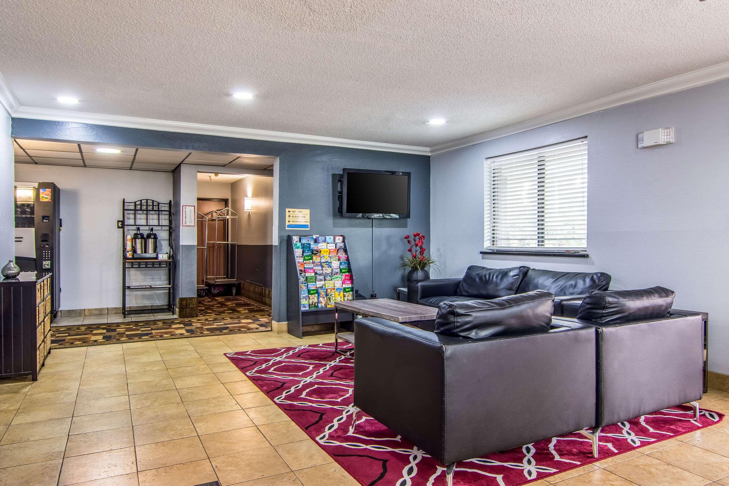 Quality Inn Atlanta Airport-Central College Park Bagian luar foto