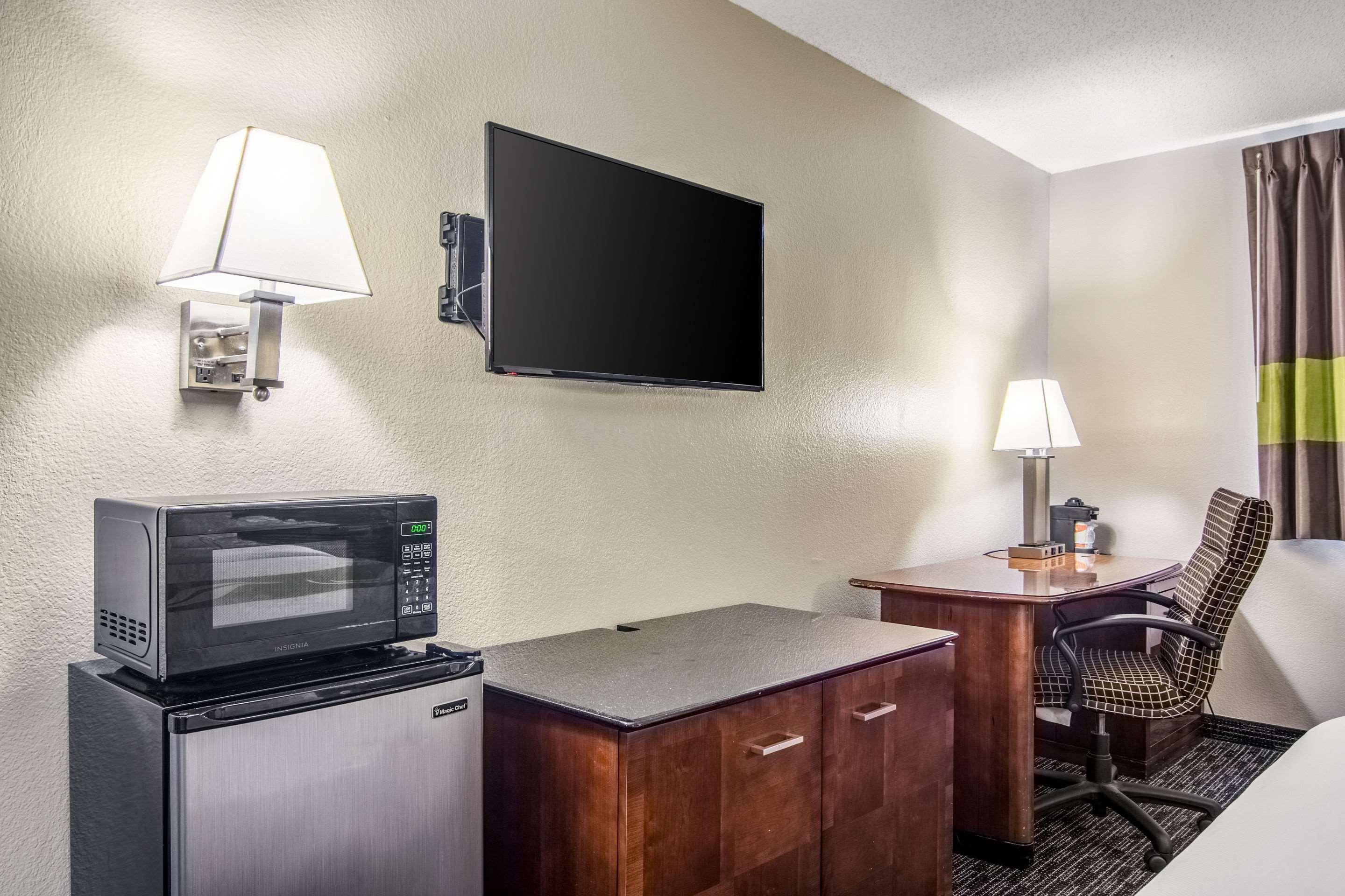 Quality Inn Atlanta Airport-Central College Park Bagian luar foto