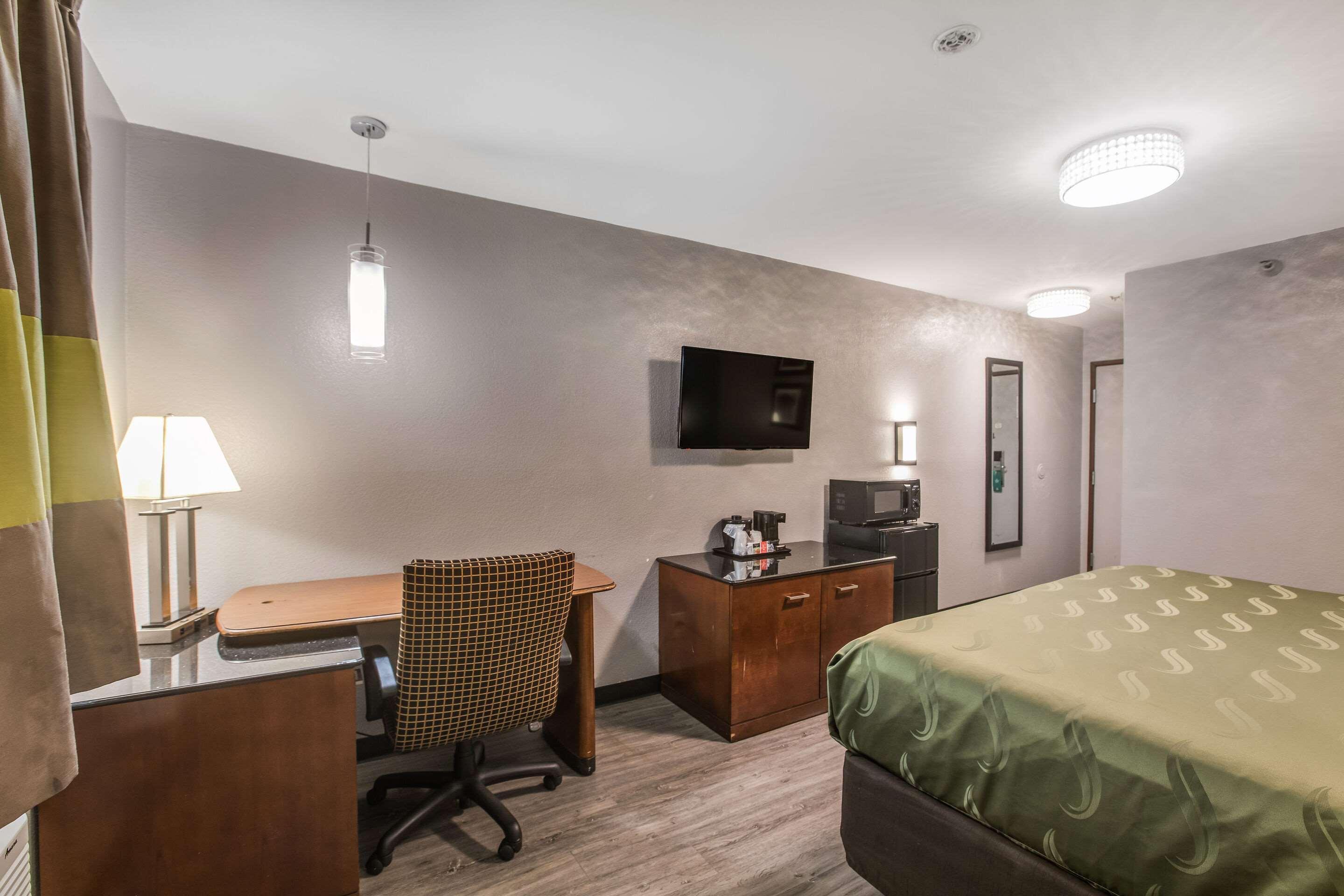 Quality Inn Atlanta Airport-Central College Park Bagian luar foto