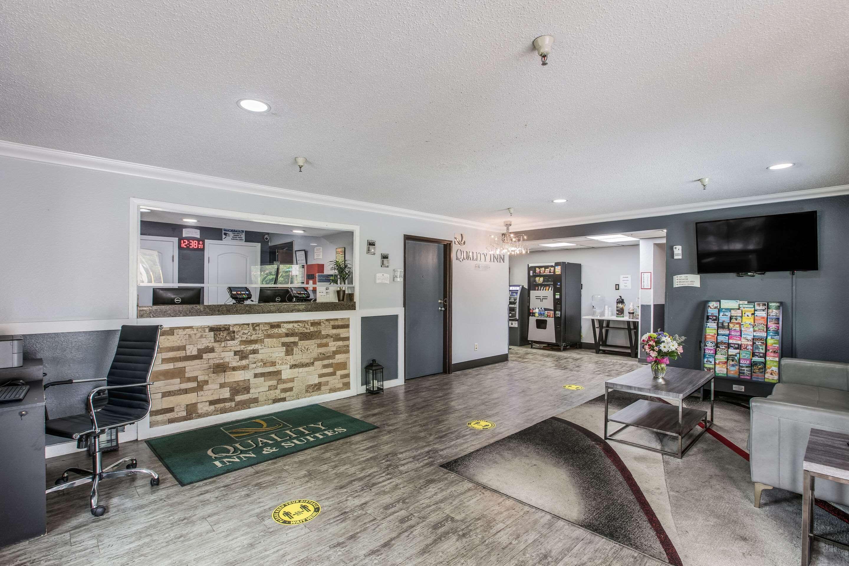 Quality Inn Atlanta Airport-Central College Park Bagian luar foto