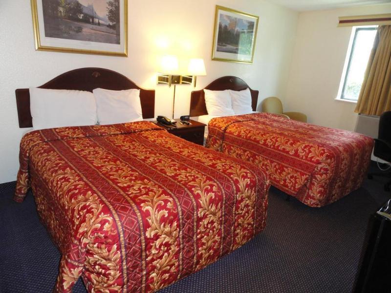 Quality Inn Atlanta Airport-Central College Park Bagian luar foto