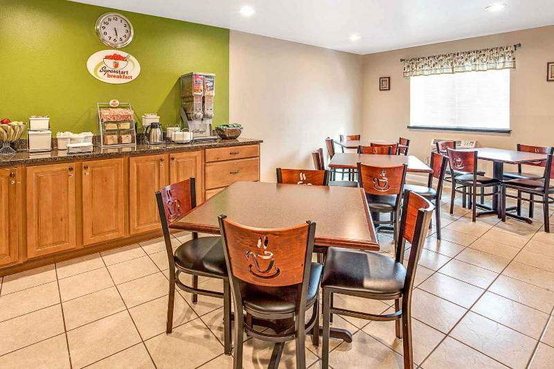 Quality Inn Atlanta Airport-Central College Park Bagian luar foto